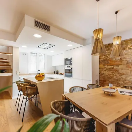 Apartment Bravissimo Cort Reial Duplex, Spacious With 3 Bedrooms
