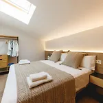 Apartment Bravissimo Cort Reial Duplex, Spacious With 3 Bedrooms Girona