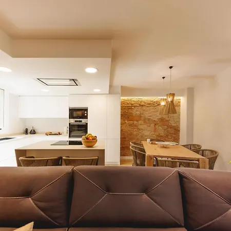 Apartment Bravissimo Cort Reial Duplex, Spacious With 3 Bedrooms *