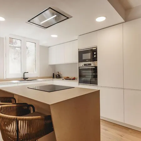 Apartment Bravissimo Cort Reial Duplex, Spacious With 3 Bedrooms *