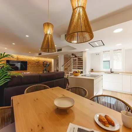 Apartment Bravissimo Cort Reial Duplex, Spacious With 3 Bedrooms
